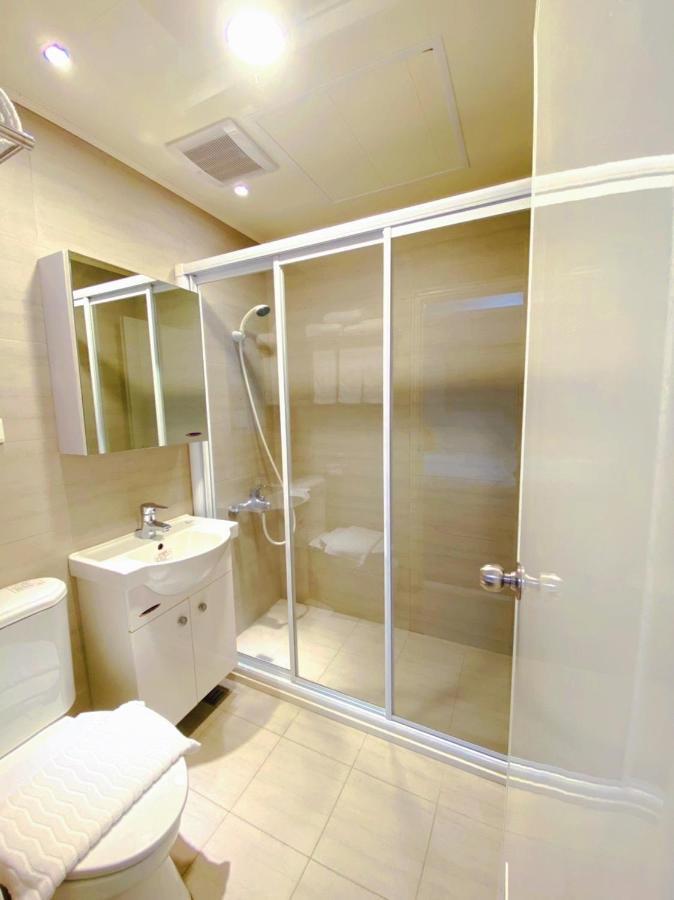 Hotel Huru House Тайчжун Екстер'єр фото