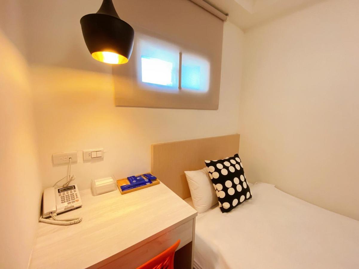 Hotel Huru House Тайчжун Екстер'єр фото