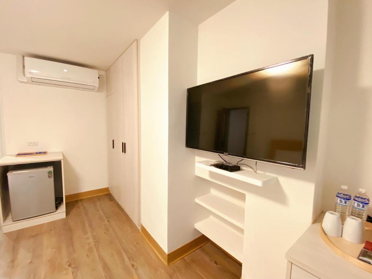 Hotel Huru House Тайчжун Екстер'єр фото