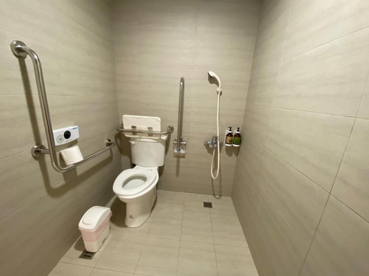 Hotel Huru House Тайчжун Екстер'єр фото