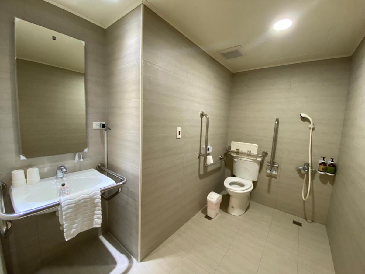 Hotel Huru House Тайчжун Екстер'єр фото